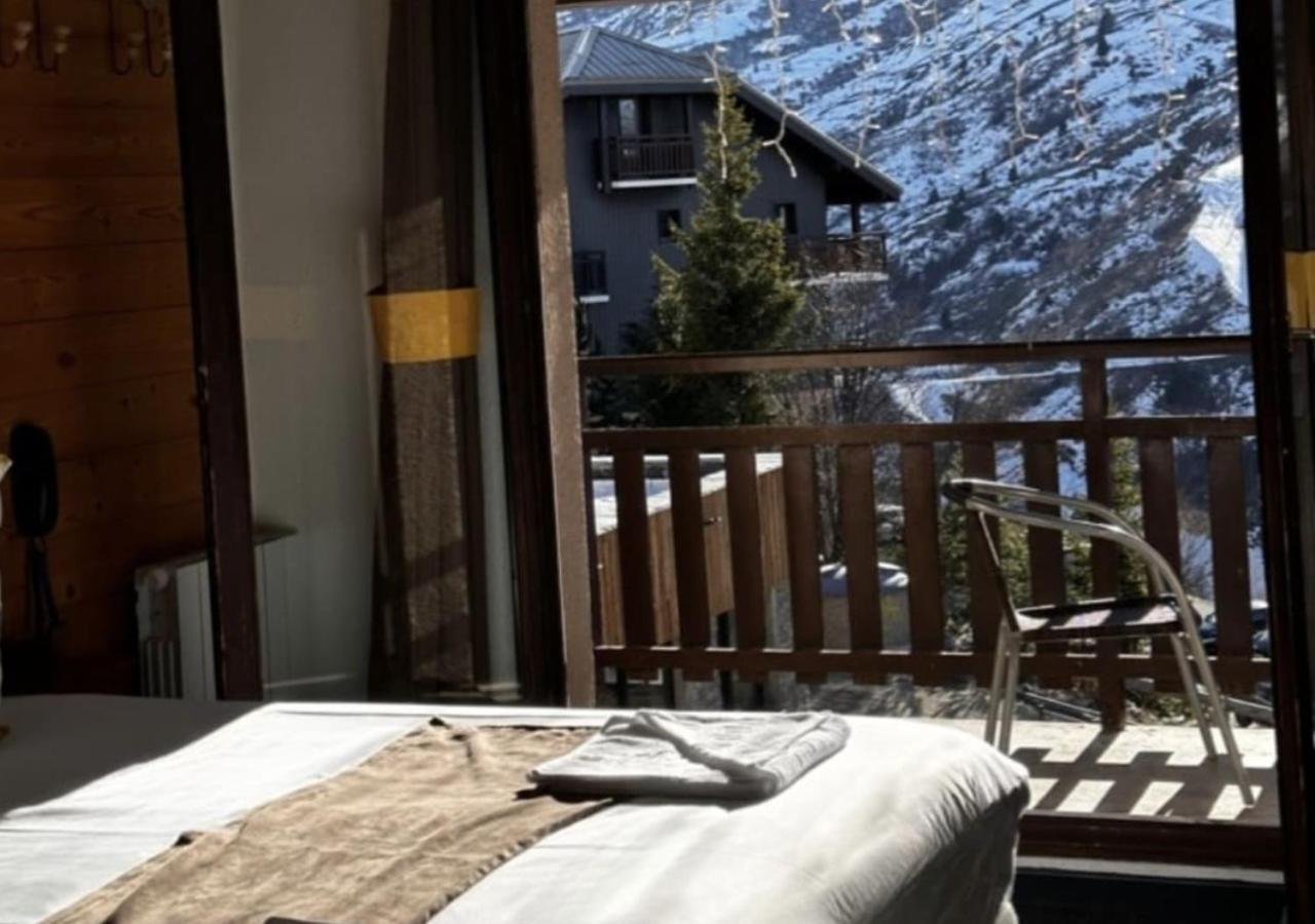 Hotel Club "Les Carrettes" วัลเมนิเย ภายนอก รูปภาพ